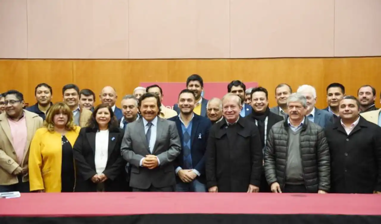 Sáenz con los intendentes