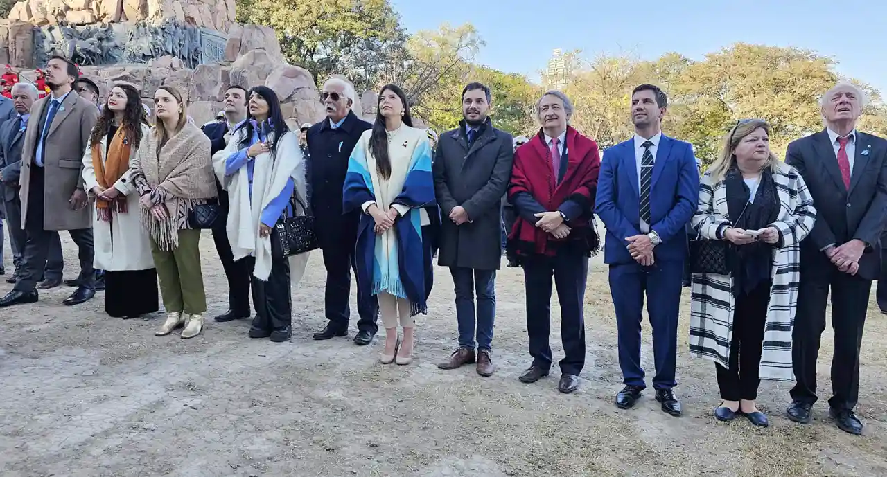 Zapata y los libertarios en el Monumento