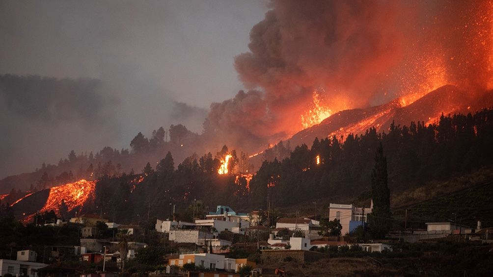 Vista de la erupción volcánica