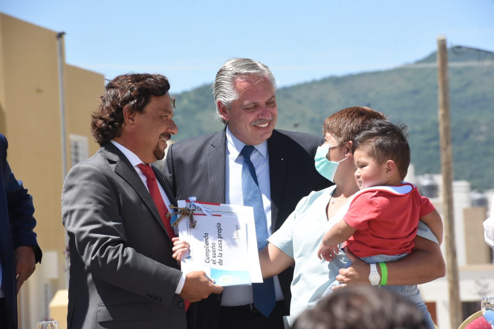 Alberto Fernández visita Salta para la entrega de viviendas