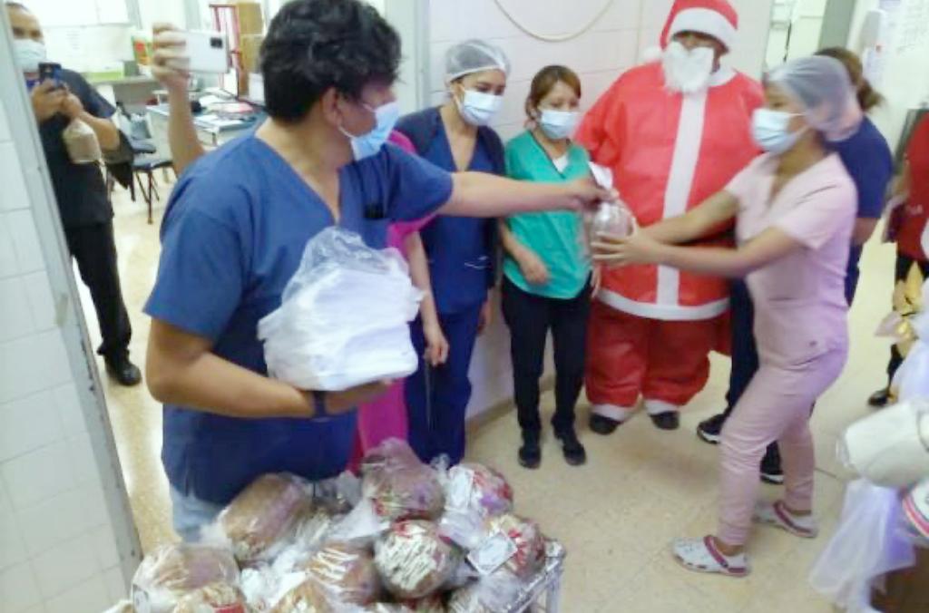 Distribución de regalos penitenciarios en el hospital