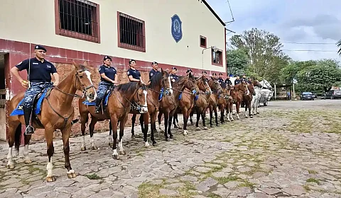 Policías montados en Salta