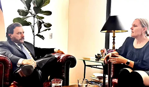 Sáenz y Veronica Kathuria