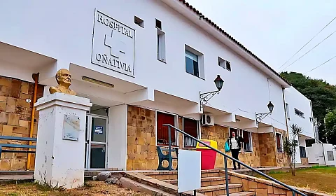 Fachada del hospital Dr. Arturo Oñativia, en Salta