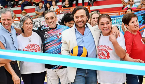 Gustavo Sáenz durante la inauguración en Metán