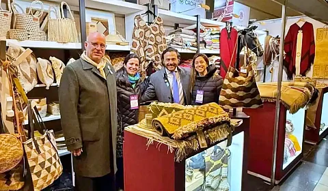 Sáenz en el stand de Salta en el día inaugural de la Expo Rural