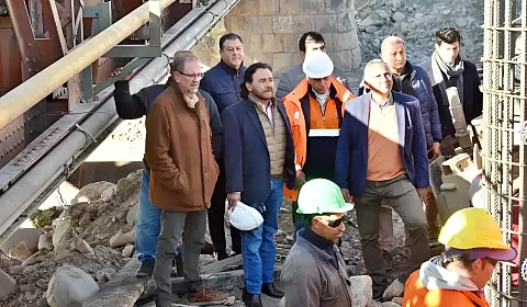 Camacho y Sáenz visitan la obra del puente