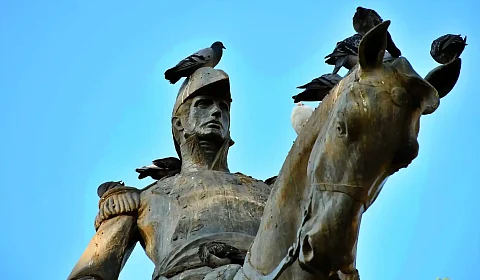 Estatua ecuestre de José Antonio Álvarez de Arenales en Salta