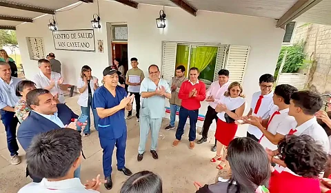 El ministro Mangione en el centro de salud del barrio San Cayetano de Metán