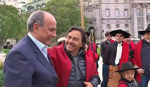 Francos, Sáenz y los gauchos, en la Plaza de Mayo