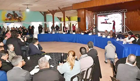 Reunión de gabinete en Campamento Vespucio