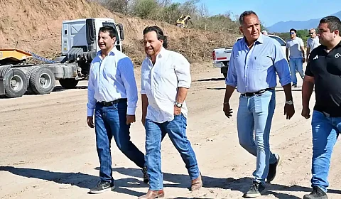 Singh, Sáenz, Casas e Issa en el lugar de las obras