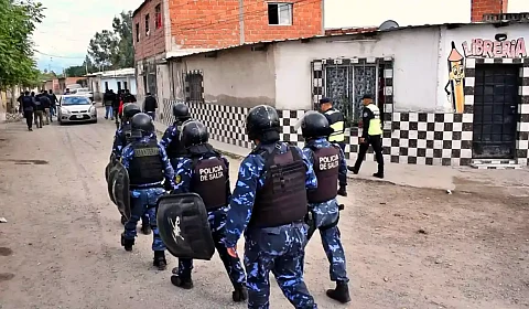 La Policía desplegada en los barrios de Salta
