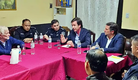 El ministro Solá con intendentes y policías de San Martín