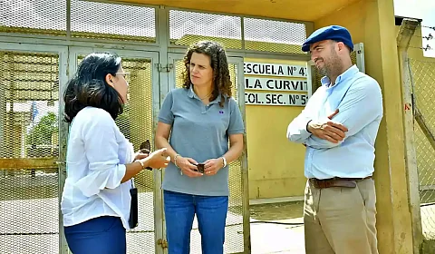 Fiore y Becker en la escuela de La Curvita