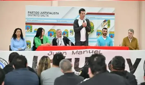 Urtubey discursea ante un auditorio de sindicalistas