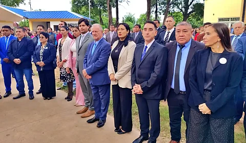 Autoridades asistentes al acto