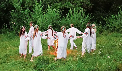 Mañana de danzas circulares en la Usina Cultural