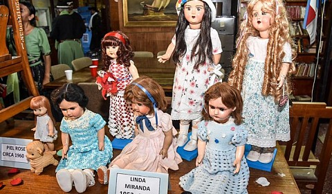 Muestra 'Cueva de las muñecas en la Biblioteca de la Legislatura'