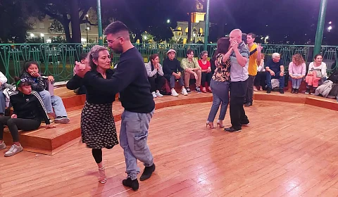 Tango y milonga en la Plaza 9 de Julio