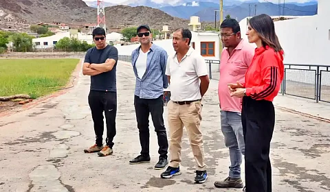 La ministra Arancibia visita el centro de entrenamiento en altura de Cachi Visita de la ministra Arancibia a la pista de atletismo