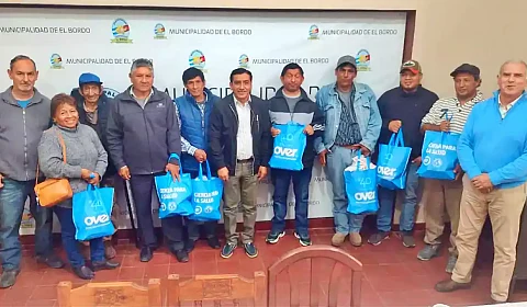 El gobierno de Salta provee de productos veterinarios a pequeños productores ganaderos El team curabichera