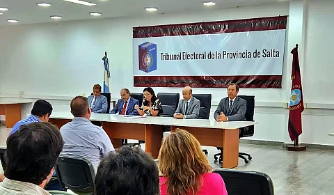 24 agrupaciones municipales solicitan su reconocimiento al Tribunal Electoral de Salta Audiencia del Tribunal Electoral de Salta