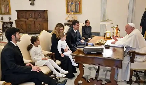 Urtubey, el ex católico partidario de despenalizar el aborto, visita al papa Francisco Urtubey y familia en el Vaticano