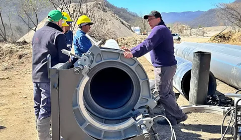 Aguas del Norte cambia 160 metros de cañerías en el acueducto Norte, a la altura del río Vaqueros Imagen de los trabajos