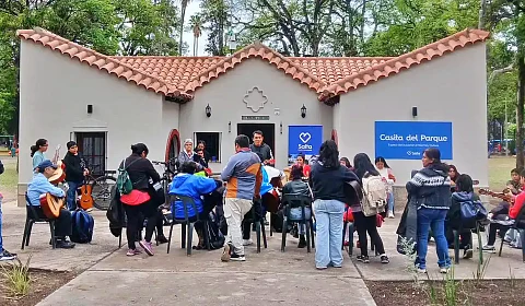 Talleres de instrumentos musicales en la Casita del Parque San Martín Actividades en la Casita del Parque