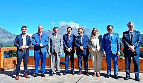El gobernador Sáenz anuncia la creación del Fondo de Garantías Salta Gobernadores de provincias argentinas reunidos en Bariloche