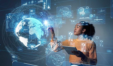 Piensa ante la inteligencia artificial: Alfabetización mediática e informacional en el mundo digital