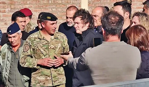 Ni violencia ni indiferencia, la solidaridad señala el camino Milei en Bahía Blanca