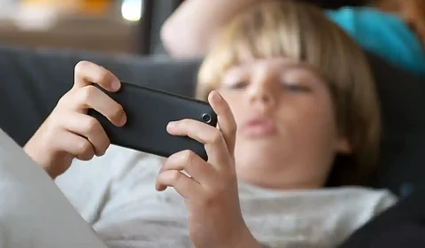 Pornografía al alcance de niños y adolescentes Imagen ilustrativa