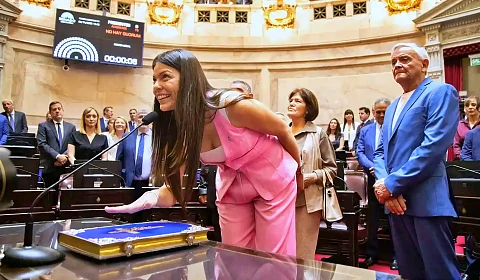 El juramento encorvado de María Emilia Orozco El juramento curvo de Orozco