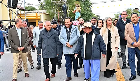 El gobernador Gustavo Sáenz asiste a las fiestas patronales de Joaquín V. González El gobernador Gustavo Sáenz asiste a las fiestas patronales de Joaquín V. González