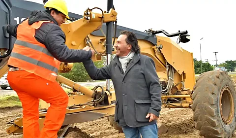 Sáenz y Camacho visitan las reactivadas obras del puente de Vaqueros Gustavo Sáenz en las obras del puente de Vaqueros