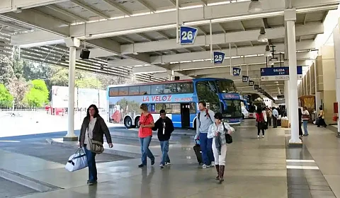 Juzgarán a un hombre por violar a una menor de edad en los baños de la terminal de ómnibus Terminal de ómnibus de Salta