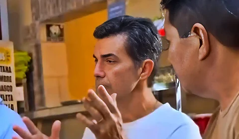 El lenguaje bipolar de Urtubey en un bar de Aguas Blancas Urtubey discursea en Aguas Blancas