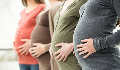 Taller de preparación al parto y la maternidad en el Hospital del Milagro