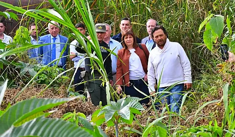 Bullrich llega a Salta para inaugurar junto a Sáenz un 'sitio seguro' para víctimas de trata Bullrich y Sáenz durante una visita anterior a la frontera