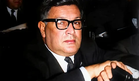 El cóndor y la estrella fugaz: A 40 años del fallecimiento de J. Armando Caro J. Armando Caro (1910-1985) en su escaño de la Cámara de Diputados de la Nación, año 1965