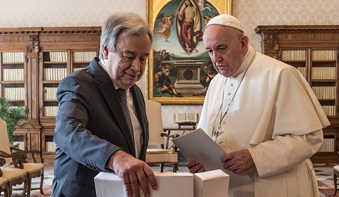 António Guterres elogia al papa Francisco como 'una voz trascendental para la paz'