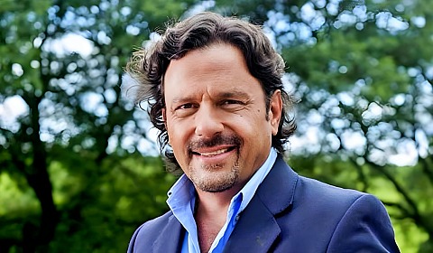 Y el ganador de la noche es... ¡Sáenz! Gustavo Sáenz, Gobernador de Salta